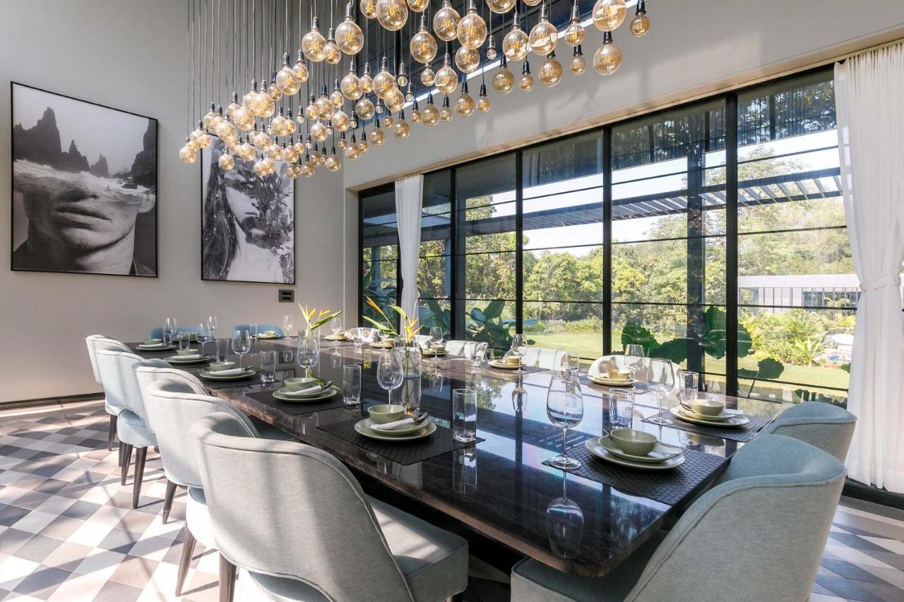 Stayvista At The Charcoal Villa Luxury Collection 알리바그 외부 사진