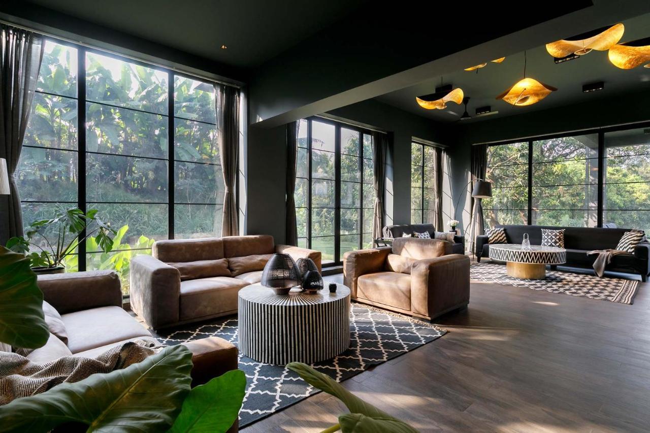 Stayvista At The Charcoal Villa Luxury Collection 알리바그 외부 사진