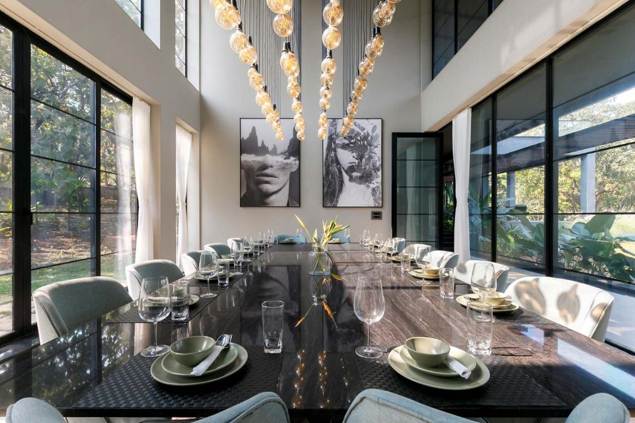 Stayvista At The Charcoal Villa Luxury Collection 알리바그 외부 사진