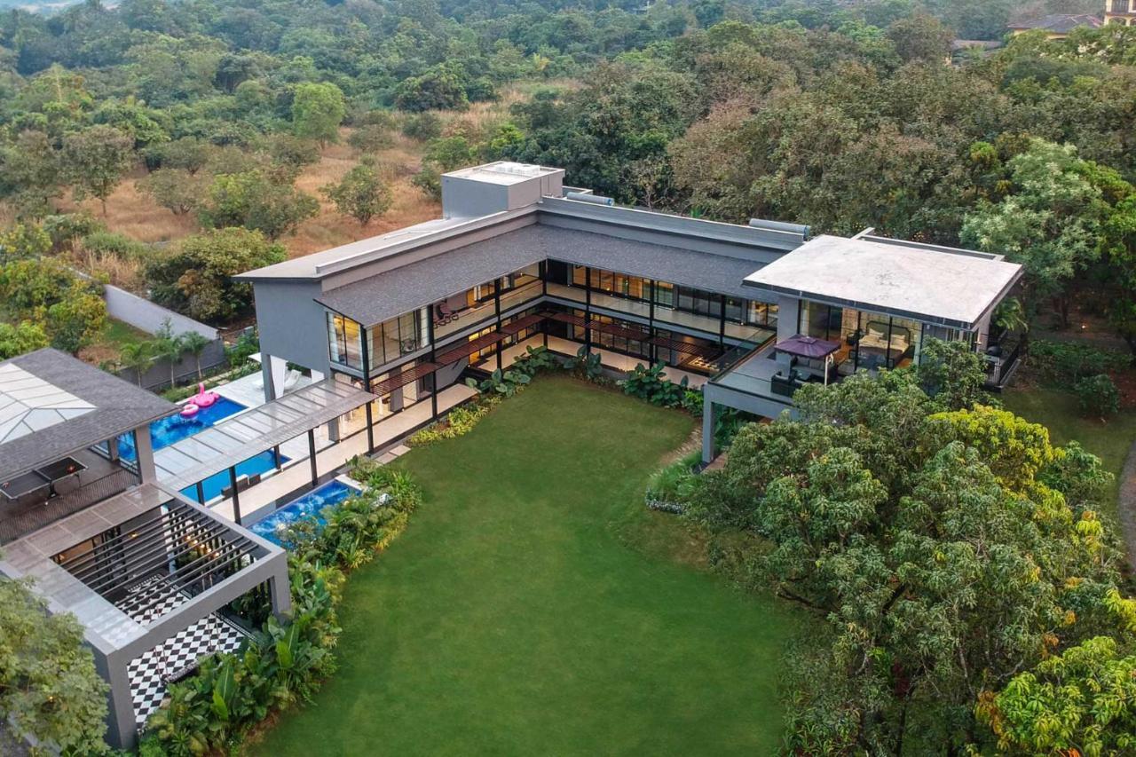 Stayvista At The Charcoal Villa Luxury Collection 알리바그 외부 사진