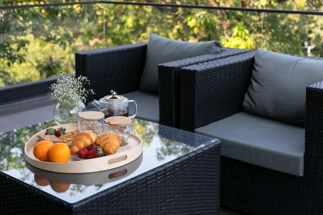 Stayvista At The Charcoal Villa Luxury Collection 알리바그 외부 사진