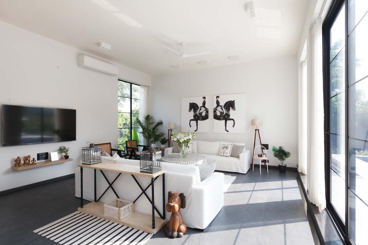 Stayvista At The Charcoal Villa Luxury Collection 알리바그 외부 사진