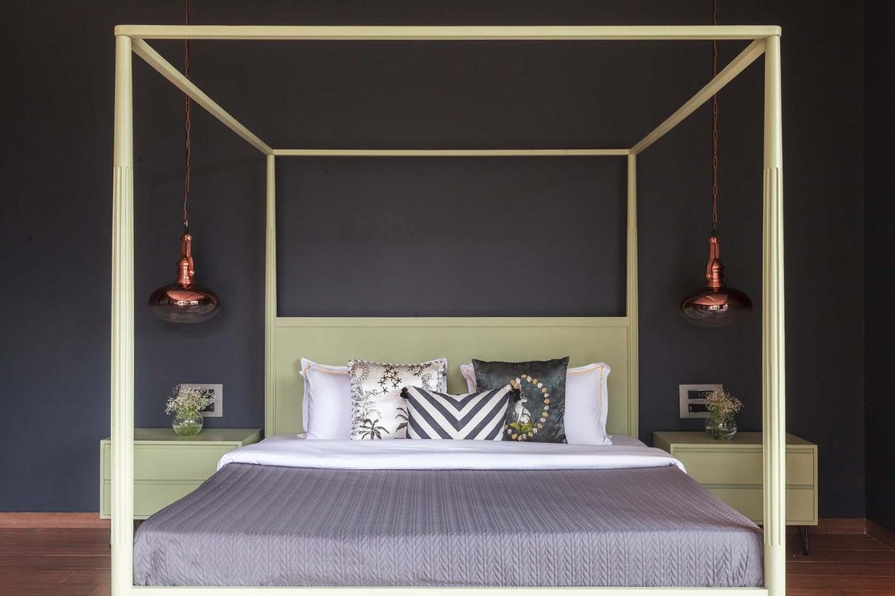 Stayvista At The Charcoal Villa Luxury Collection 알리바그 외부 사진