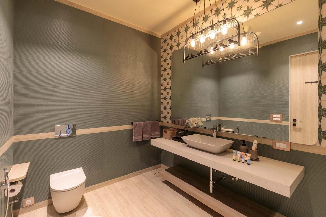 Stayvista At The Charcoal Villa Luxury Collection 알리바그 외부 사진