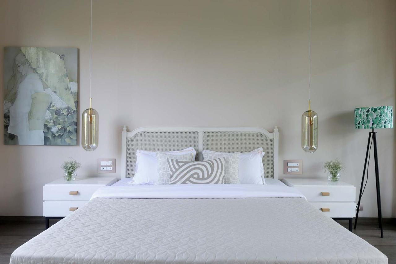 Stayvista At The Charcoal Villa Luxury Collection 알리바그 외부 사진