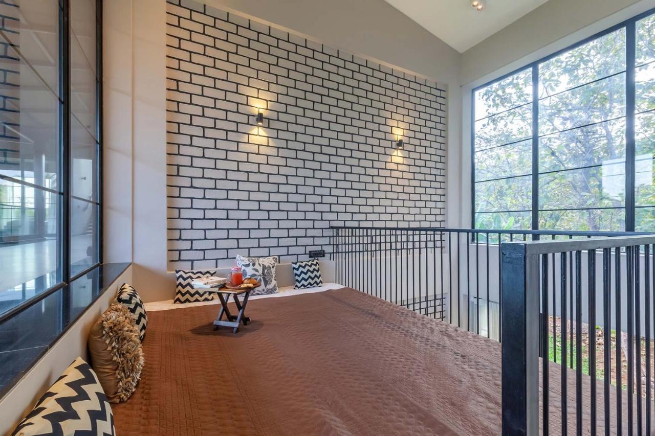 Stayvista At The Charcoal Villa Luxury Collection 알리바그 외부 사진